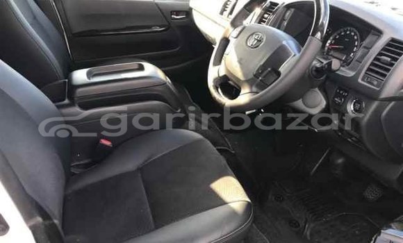 Buy Used 2020 Toyota Hiace in Dhaka, Dhaka Buy Used 2020 Toyota Hiace in Dhaka, Dhaka