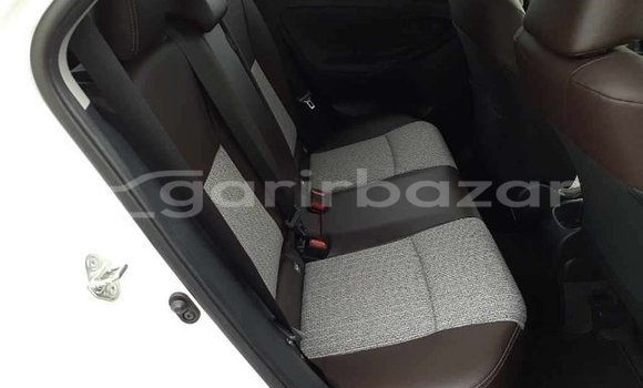Buy Used 2020 Toyota Yaris in Dhaka, Dhaka Buy Used 2020 Toyota Yaris in Dhaka, Dhaka