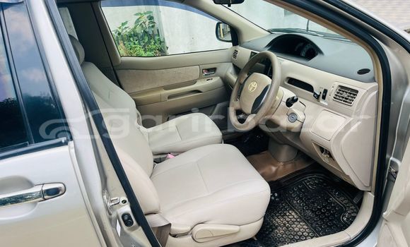 Buy Used 2005 Toyota raum in Dhaka, Dhaka Buy Used 2005 Toyota raum in Dhaka, Dhaka