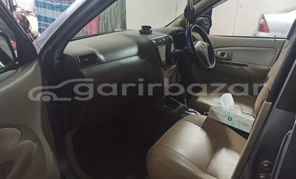 কিনুন ব্যবহৃত Toyota গাড়ী কিনুন ব্যবহৃত Toyota গাড়ী