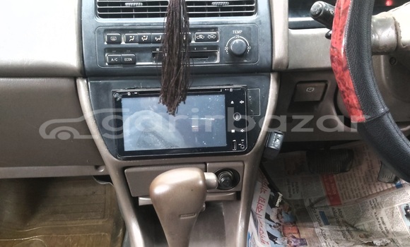 কিনুন ব্যবহৃত Toyota গাড়ী কিনুন ব্যবহৃত Toyota গাড়ী