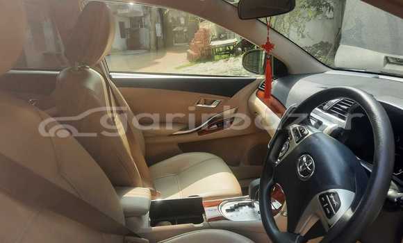 কিনুন ব্যবহৃত Toyota গাড়ী কিনুন ব্যবহৃত Toyota গাড়ী