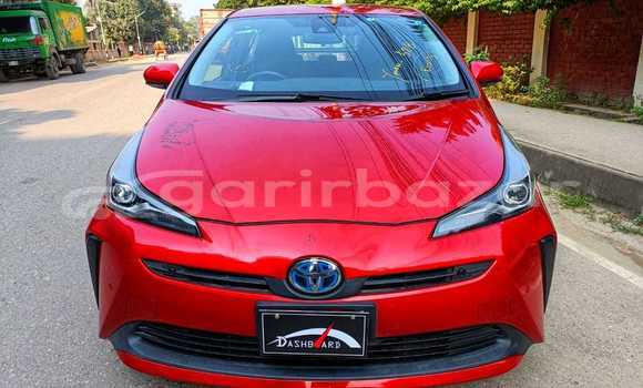 কেনা আমদানি Toyota prius Red গাড়ী মধ্যে ঢাকা মধ্যে Dhaka