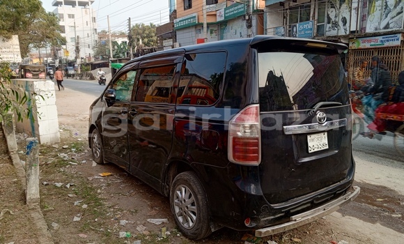 কিনুন ব্যবহৃত Toyota গাড়ী কিনুন ব্যবহৃত Toyota গাড়ী