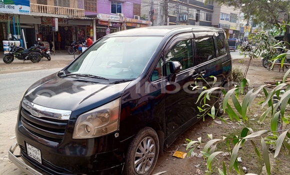 কিনুন ব্যবহৃত Toyota গাড়ী কিনুন ব্যবহৃত Toyota গাড়ী