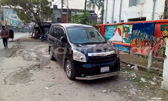 কিনুন ব্যবহৃত Toyota গাড়ী কিনুন ব্যবহৃত Toyota গাড়ী