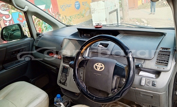 কিনুন ব্যবহৃত Toyota গাড়ী কিনুন ব্যবহৃত Toyota গাড়ী