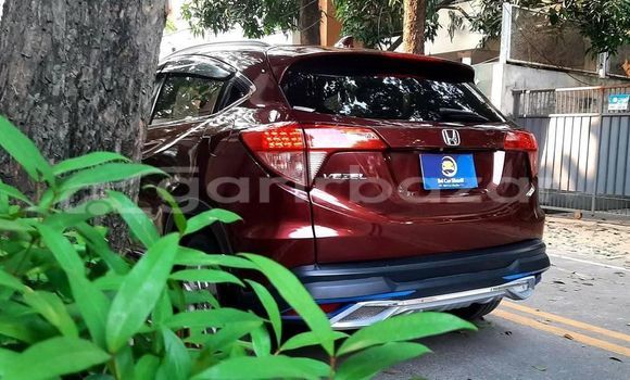 Buy Used 2014 Honda Vezel in Dhaka, Dhaka Buy Used 2014 Honda Vezel in Dhaka, Dhaka