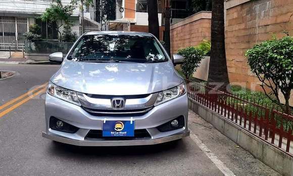 Buy Used 2017 Honda Grace in Dhaka, Dhaka Buy Used 2017 Honda Grace in Dhaka, Dhaka