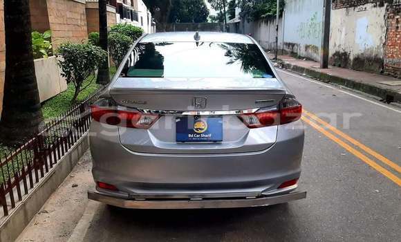 Buy Used 2017 Honda Grace in Dhaka, Dhaka Buy Used 2017 Honda Grace in Dhaka, Dhaka