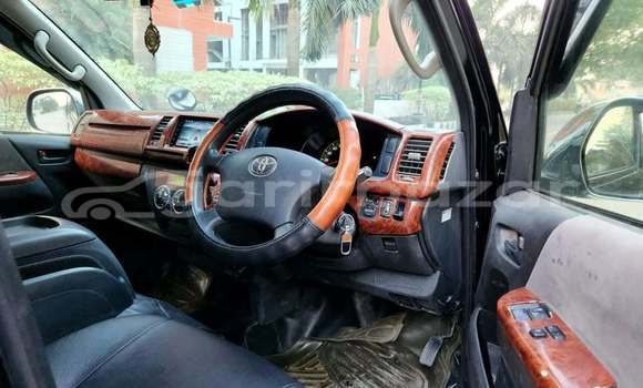 Buy Used 2016 Toyota Hiace in Dhaka, Dhaka Buy Used 2016 Toyota Hiace in Dhaka, Dhaka