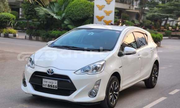 কেনা ব্যবহৃত Toyota Aqua White গাড়ী মধ্যে ঢাকা মধ্যে Dhaka কেনা ব্যবহৃত Toyota Aqua White গাড়ী মধ্যে ঢাকা মধ্যে Dhaka
