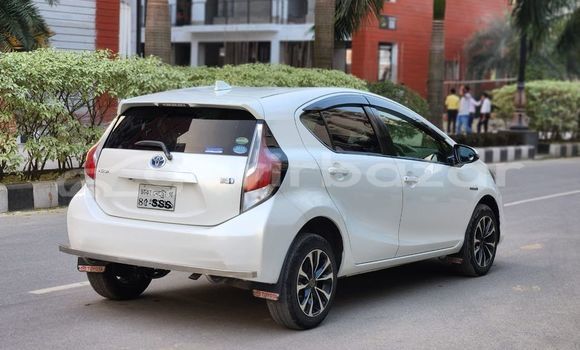কেনা ব্যবহৃত Toyota Aqua White গাড়ী মধ্যে ঢাকা মধ্যে Dhaka কেনা ব্যবহৃত Toyota Aqua White গাড়ী মধ্যে ঢাকা মধ্যে Dhaka