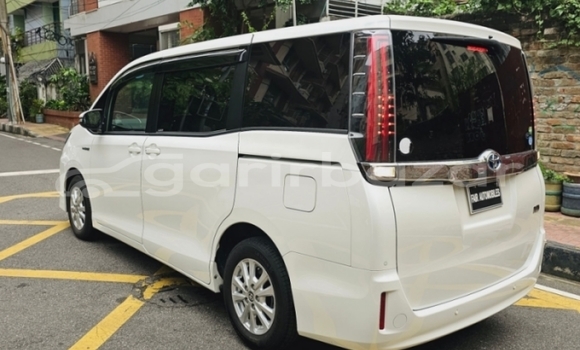 Buy Import 2019 Toyota noah g in Dhaka, Dhaka Buy Import 2019 Toyota noah g in Dhaka, Dhaka