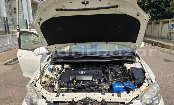 Buy Used 2010 Toyota axio in Dhaka, Dhaka Buy Used 2010 Toyota axio in Dhaka, Dhaka