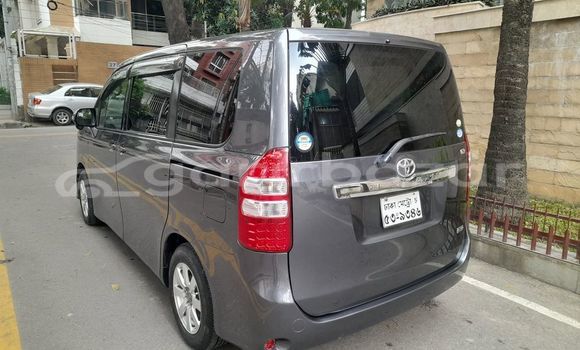 Buy Used 2011 Toyota noah x in Dhaka, Dhaka Buy Used 2011 Toyota noah x in Dhaka, Dhaka