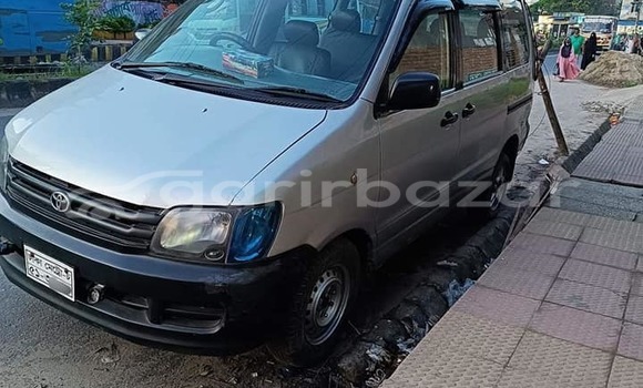 Buy Used 2004 Toyota Sienna in Dhaka, Dhaka Buy Used 2004 Toyota Sienna in Dhaka, Dhaka
