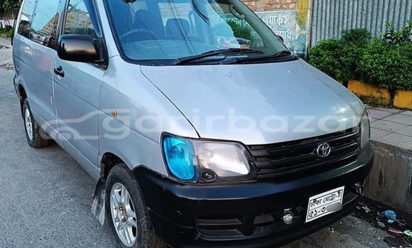 Buy Used 2004 Toyota Sienna in Dhaka, Dhaka Buy Used 2004 Toyota Sienna in Dhaka, Dhaka