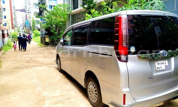 Buy Used 2018 Toyota X Noah in Dhaka, Dhaka Buy Used 2018 Toyota X Noah in Dhaka, Dhaka