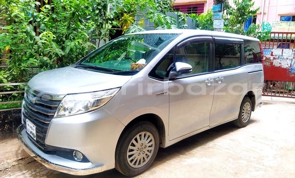 Buy Used 2018 Toyota X Noah in Dhaka, Dhaka Buy Used 2018 Toyota X Noah in Dhaka, Dhaka