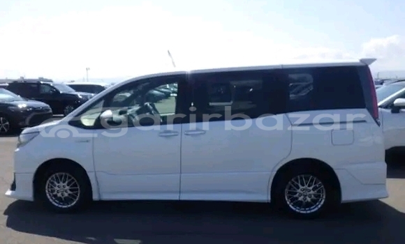 Buy Used Toyota Noah in Baniachang, Habiganj Buy Used Toyota Noah in Baniachang, Habiganj