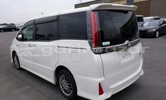 Buy Used Toyota Noah in Bajitpur, Kishorganj Buy Used Toyota Noah in Bajitpur, Kishorganj