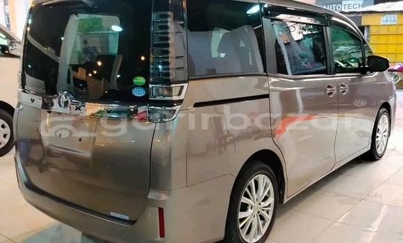 Buy Used Toyota Voxy in Bandarban, Bandarban Buy Used Toyota Voxy in Bandarban, Bandarban