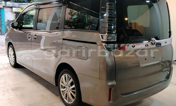 Buy Used Toyota Voxy in Bandarban, Bandarban Buy Used Toyota Voxy in Bandarban, Bandarban