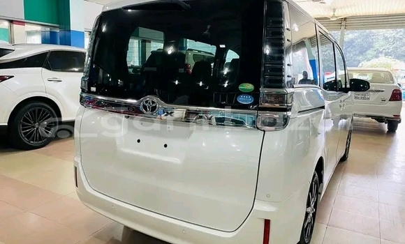 Buy Used Toyota Voxy in Bandarban, Bandarban Buy Used Toyota Voxy in Bandarban, Bandarban