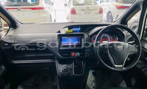 Buy Used Toyota Voxy in Bandarban, Bandarban Buy Used Toyota Voxy in Bandarban, Bandarban