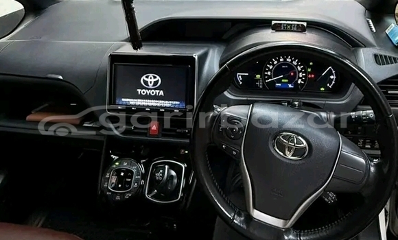 Buy Used Toyota Noah in Bajitpur, Kishorganj Buy Used Toyota Noah in Bajitpur, Kishorganj