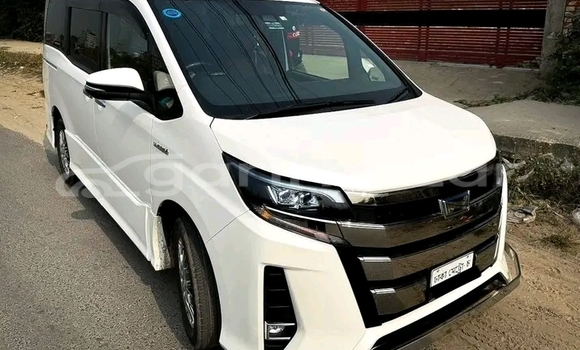 Buy Used Toyota Noah in Bajitpur, Kishorganj Buy Used Toyota Noah in Bajitpur, Kishorganj