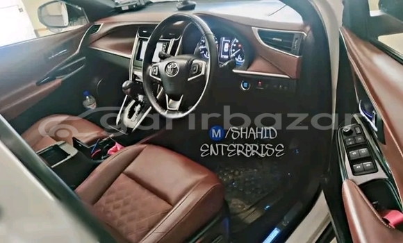 Buy Used Toyota Harrier in Chhatak, Sunamganj Buy Used Toyota Harrier in Chhatak, Sunamganj