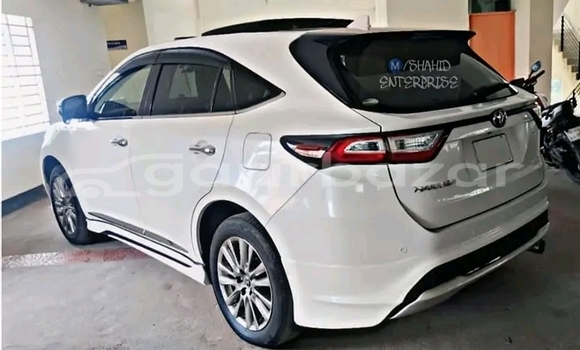 Buy Used Toyota Harrier in Chhatak, Sunamganj Buy Used Toyota Harrier in Chhatak, Sunamganj