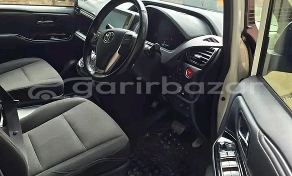 Buy Used Toyota Noah in Bajitpur, Kishorganj Buy Used Toyota Noah in Bajitpur, Kishorganj