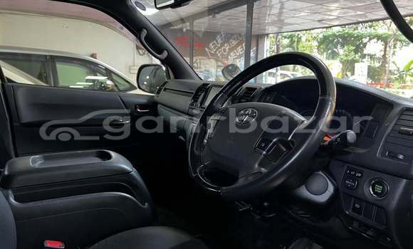 Buy Used 2019 Toyota Hiace in Dhaka, Dhaka Buy Used 2019 Toyota Hiace in Dhaka, Dhaka