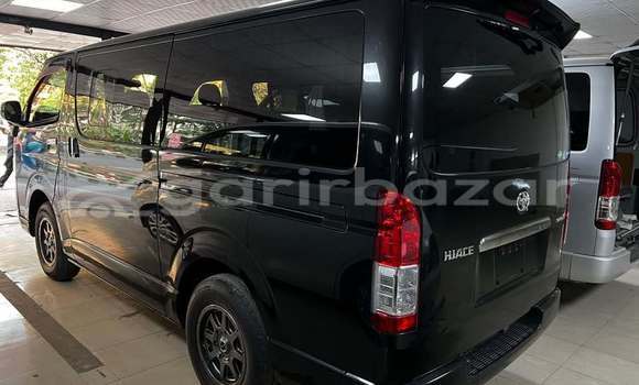 Buy Used 2019 Toyota Hiace in Dhaka, Dhaka Buy Used 2019 Toyota Hiace in Dhaka, Dhaka