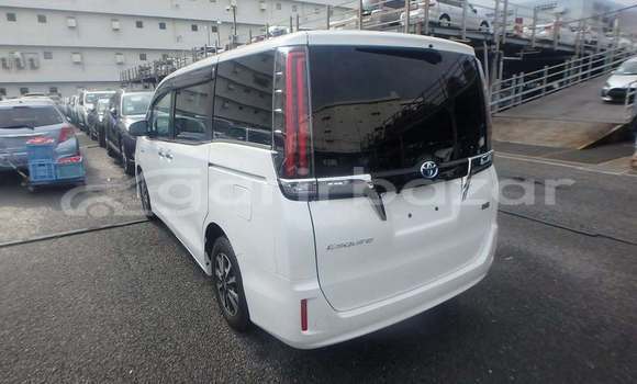 Buy Used 2019 Toyota Esquire in Dhaka, Dhaka Buy Used 2019 Toyota Esquire in Dhaka, Dhaka