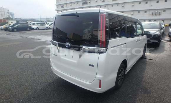 Buy Used 2019 Toyota Esquire in Dhaka, Dhaka Buy Used 2019 Toyota Esquire in Dhaka, Dhaka