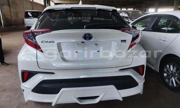 Buy Used 2019 Toyota CH-R in Dhaka, Dhaka Buy Used 2019 Toyota CH-R in Dhaka, Dhaka
