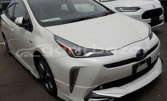 Buy Used 2017 Toyota prius in Dhaka, Dhaka Buy Used 2017 Toyota prius in Dhaka, Dhaka