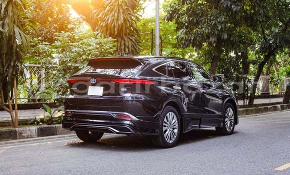 Buy Used 2019 Toyota Harrier in Dhaka, Dhaka Buy Used 2019 Toyota Harrier in Dhaka, Dhaka