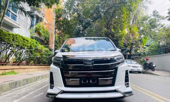 Buy Used 2019 Toyota Noah in Dhaka, Dhaka Buy Used 2019 Toyota Noah in Dhaka, Dhaka