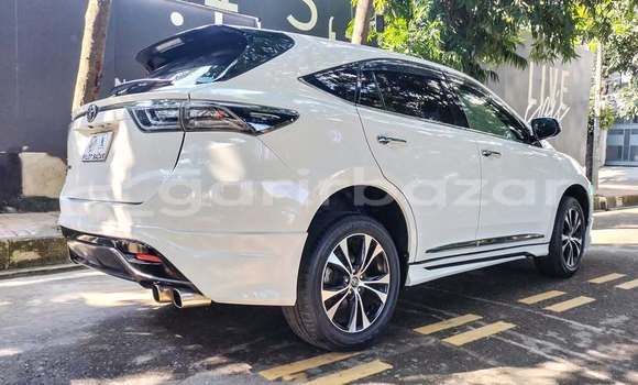Buy Used 2019 Toyota Harrier in Dhaka, Dhaka Buy Used 2019 Toyota Harrier in Dhaka, Dhaka