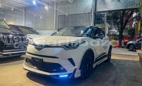 Buy Used 2019 Toyota C-HR in Dhaka, Dhaka Buy Used 2019 Toyota C-HR in Dhaka, Dhaka