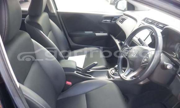 Buy Used 2019 Honda Grace in Dhaka, Dhaka Buy Used 2019 Honda Grace in Dhaka, Dhaka