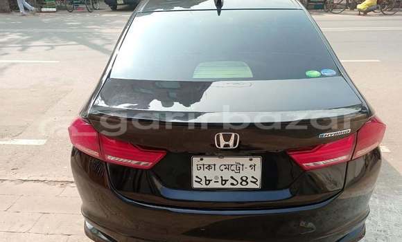 Buy Used 2015 Honda Grace in Dhaka, Dhaka Buy Used 2015 Honda Grace in Dhaka, Dhaka