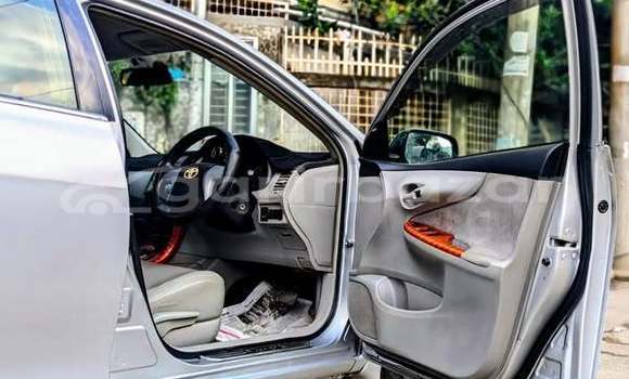 কিনুন ব্যবহৃত Toyota গাড়ী কিনুন ব্যবহৃত Toyota গাড়ী