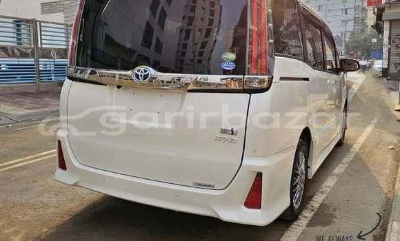 কিনুন ব্যবহৃত Toyota গাড়ী কিনুন ব্যবহৃত Toyota গাড়ী