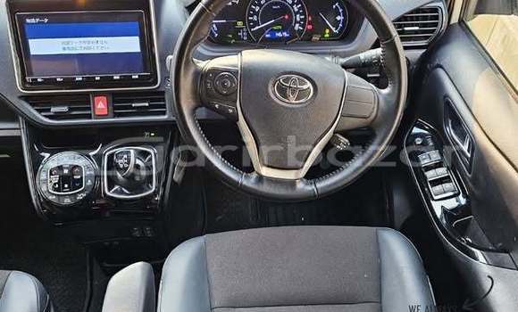 কিনুন ব্যবহৃত Toyota গাড়ী কিনুন ব্যবহৃত Toyota গাড়ী